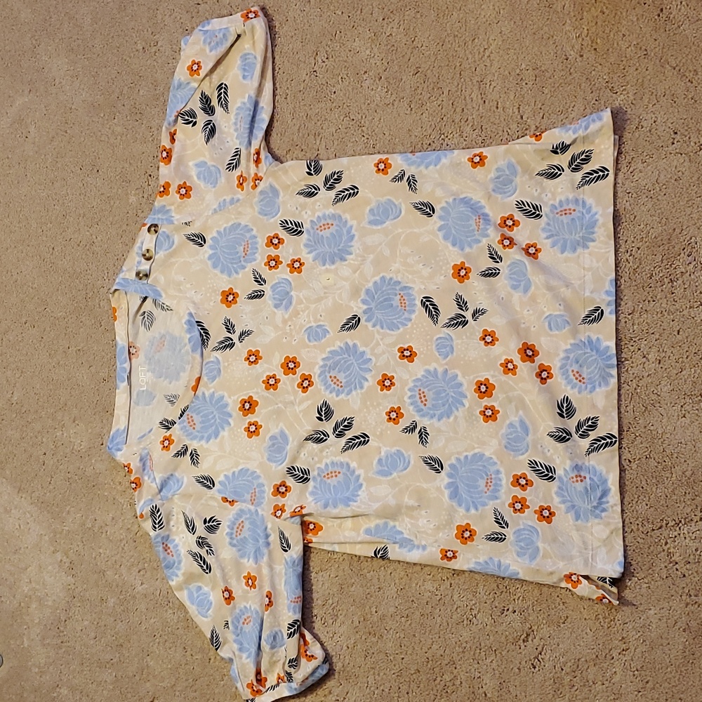 LOFT Women's Short Sleeve T-shirt with Flowers Size Large